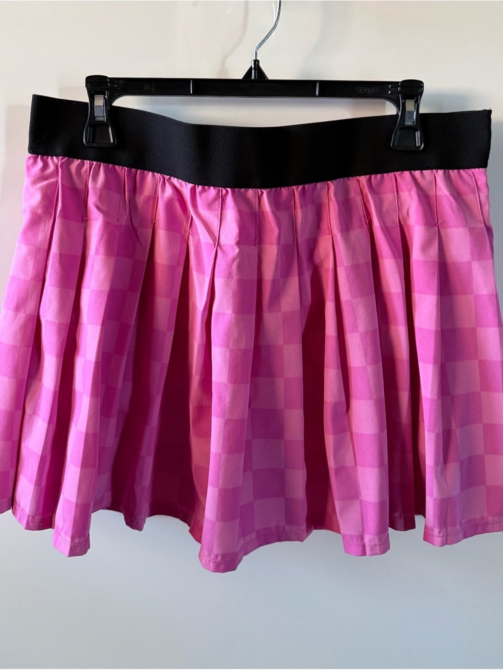 JoyLab Pink Checkerboard Pleated Skirt with Black Waistband